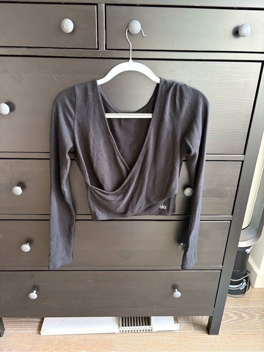 used ALO Yoga Black Long-Sleeve V-Neck wrap sweater